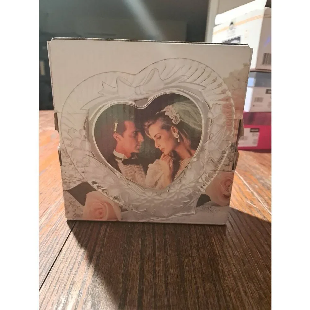 Vintage Home Beautiful Japan Heart Picture Frame Chiseled Heavy Glass Bow Flower